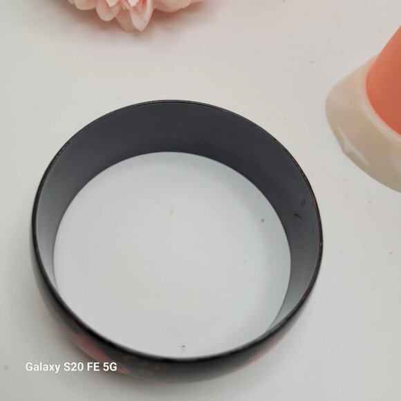 Painted Lacquer Bangle Bracelet Black with Gold Koi Fish - Picture 9 of 10